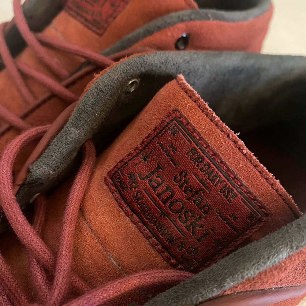 Lunar Stefan Janoski Mid Shield SB 'Team Red Gold' - Picture 2 of 3